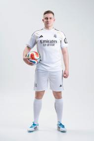 ВЗРОСЛАЯ ФОРМА РЕАЛ МАДРИД 25/26 (ДОМАШНЯЯ) ВЗРОСЛАЯ ФОРМА РЕАЛ МАДРИД 25/26 (ДОМАШНЯЯ)