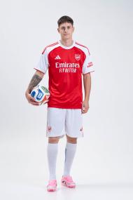 ВЗРОСЛАЯ ФОРМА АРСЕНАЛ 25/26 (ДОМАШНЯЯ) ВЗРОСЛАЯ ФОРМА АРСЕНАЛ 25/26 (ДОМАШНЯЯ)