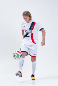 ВЗРОСЛАЯ ФОРМА ПСЖ 25/26 (ГОСТЕВАЯ) ВЗРОСЛАЯ ФОРМА ПСЖ 25/26 (ГОСТЕВАЯ)