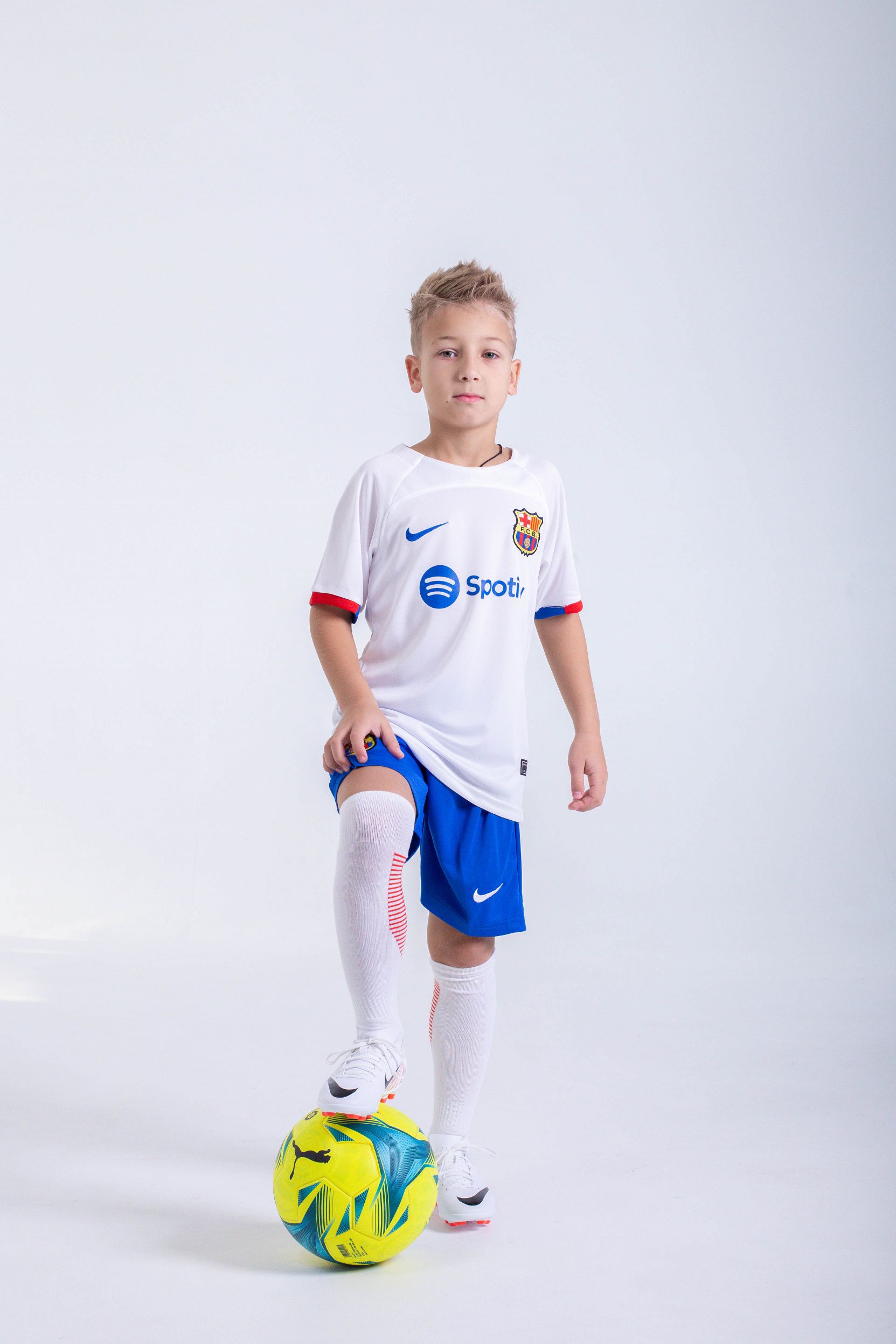 Детская футбольная форма Барселона сезон 23-24 гостевая