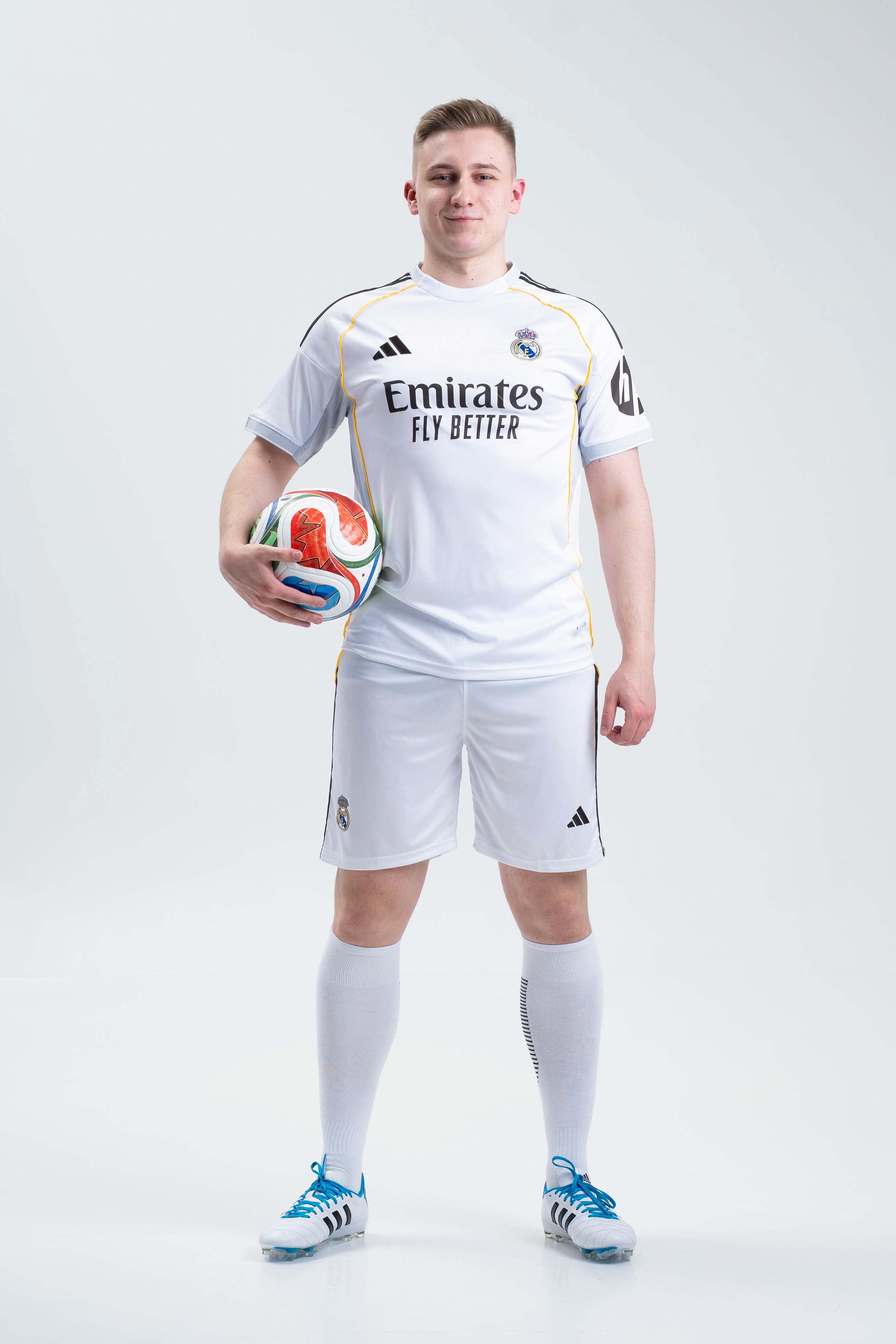 ВЗРОСЛАЯ ФОРМА РЕАЛ МАДРИД 25/26 (ДОМАШНЯЯ) ВЗРОСЛАЯ ФОРМА РЕАЛ МАДРИД 25/26 (ДОМАШНЯЯ)