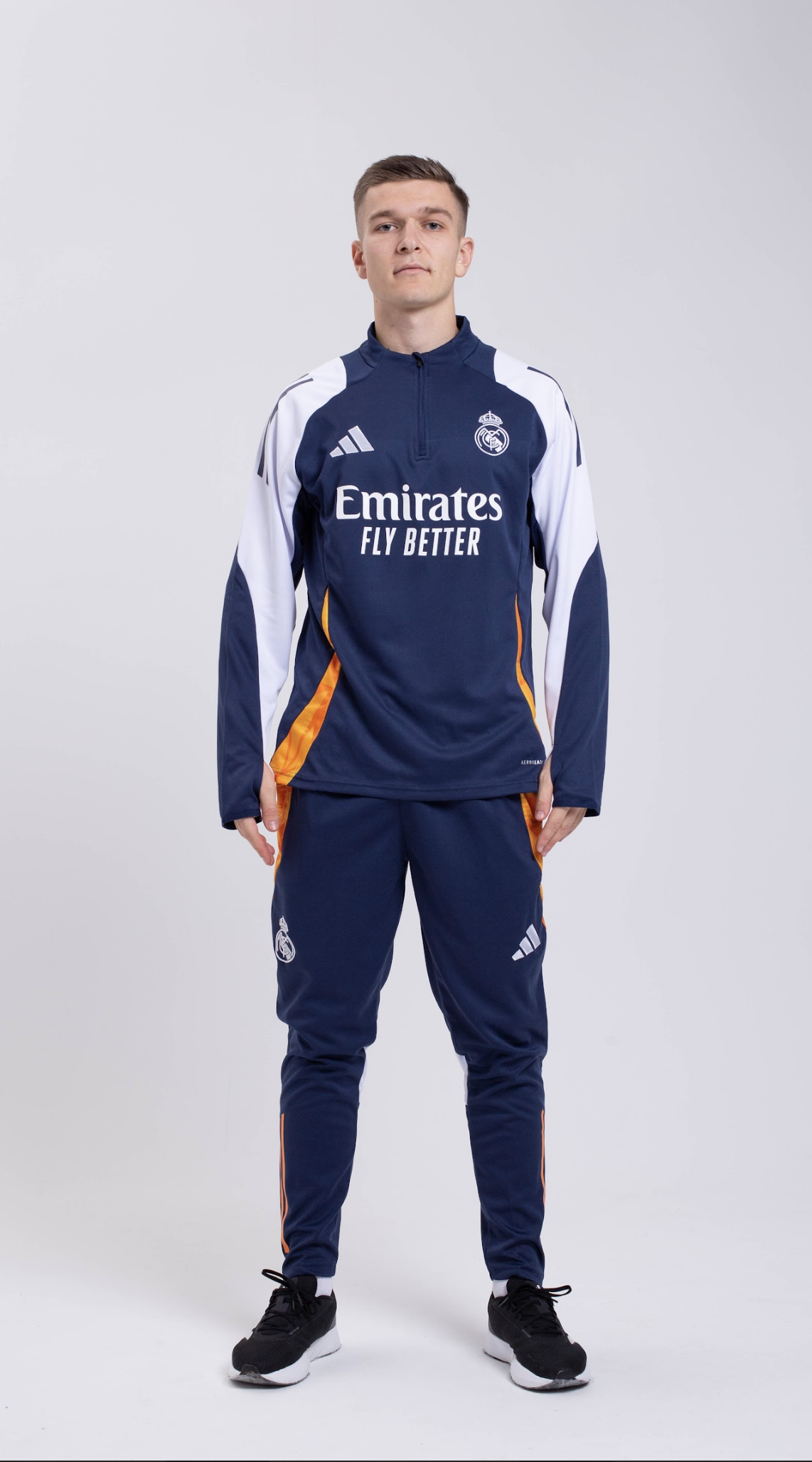 ТРЕНИРОВОЧНЫЙ КОСТЮМ РЕАЛ МАДРИД ТРЕНИРОВОЧНЫЙ КОСТЮМ РЕАЛ МАДРИД